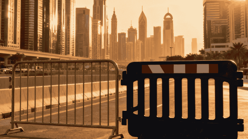 Heras fence vs police barriers comparison for Dubai event security - professional crowd control and perimeter fencing solutions
